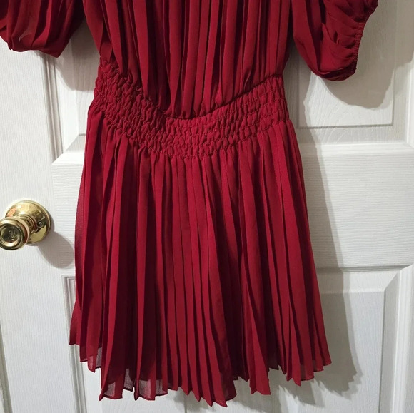 Max Studio Red Off-Shoulder Plisse Mini Dress, Puff Sleeves, Drop Waist, EUC! - Picture 4 of 9